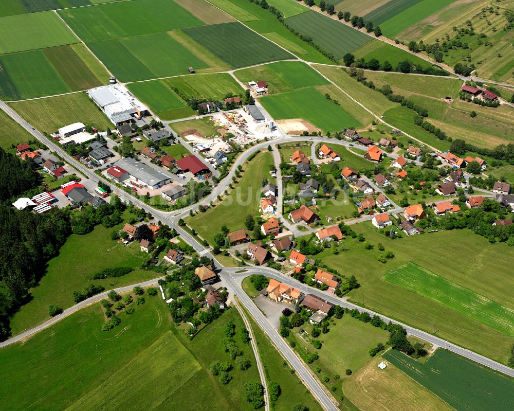 Egenhausen aus der Vogelperspektive: Dorfkern am Feldrand in Egenhausen im Bundesland Baden-Württemberg, Deutschland