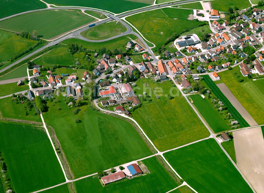 Luftaufnahme Ehingen (Donau) - Dorfkern am Feldrand in Ehingen (Donau) im Bundesland Baden-Württemberg, Deutschland