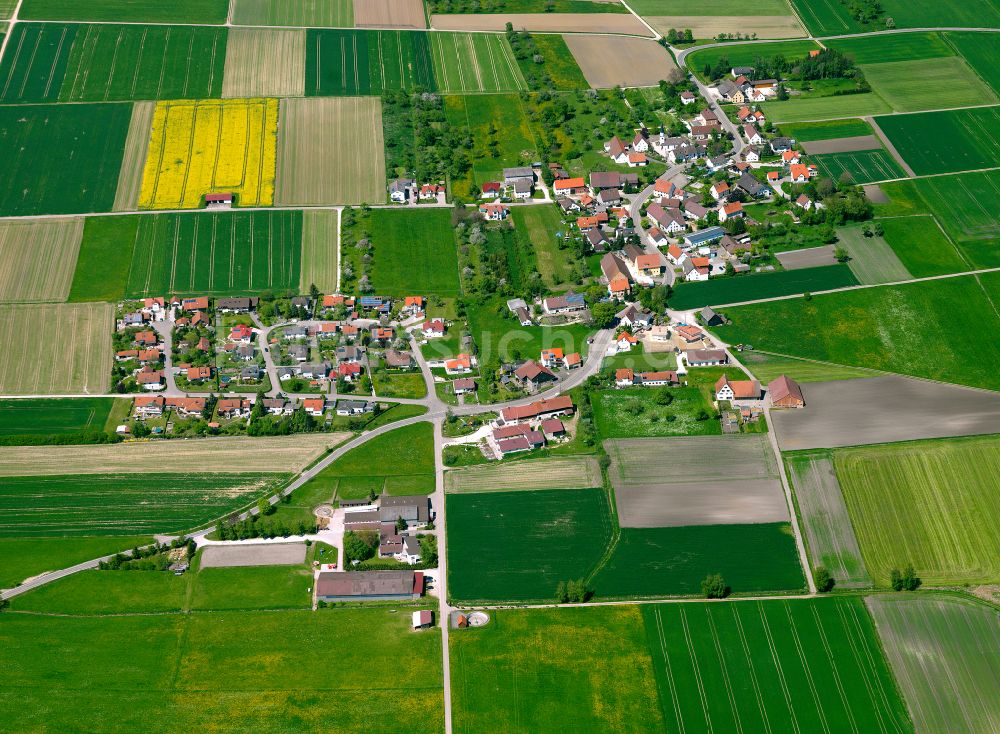 Ehingen (Donau) aus der Vogelperspektive: Dorfkern am Feldrand in Ehingen (Donau) im Bundesland Baden-Württemberg, Deutschland