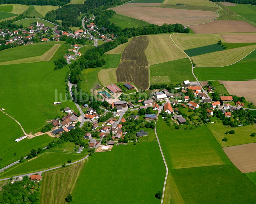 Ehrensberg von oben - Dorfkern am Feldrand in Ehrensberg im Bundesland Baden-Württemberg, Deutschland