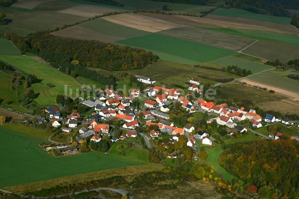 Ehweiler von oben - Dorfkern am Feldrand in Ehweiler im Bundesland Rheinland-Pfalz, Deutschland