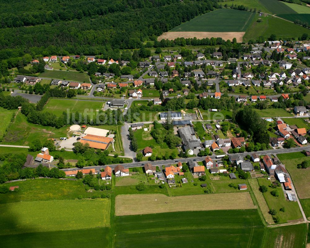 Luftaufnahme Eifa - Dorfkern am Feldrand in Eifa im Bundesland Hessen, Deutschland