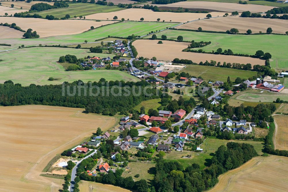 Luftbild Eilsdorf - Dorfkern am Feldrand in Eilsdorf im Bundesland Schleswig-Holstein, Deutschland