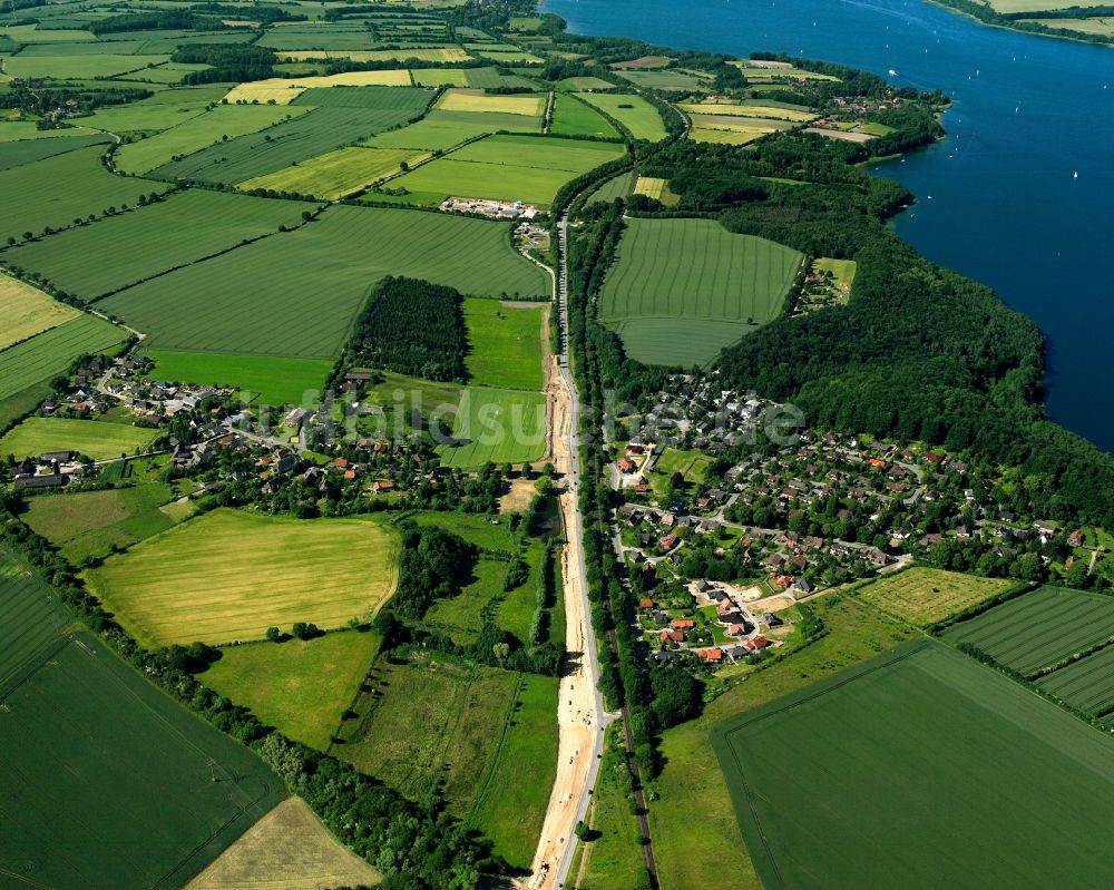 Luftaufnahme Einhaus - Dorfkern am Feldrand in Einhaus im Bundesland Schleswig-Holstein, Deutschland