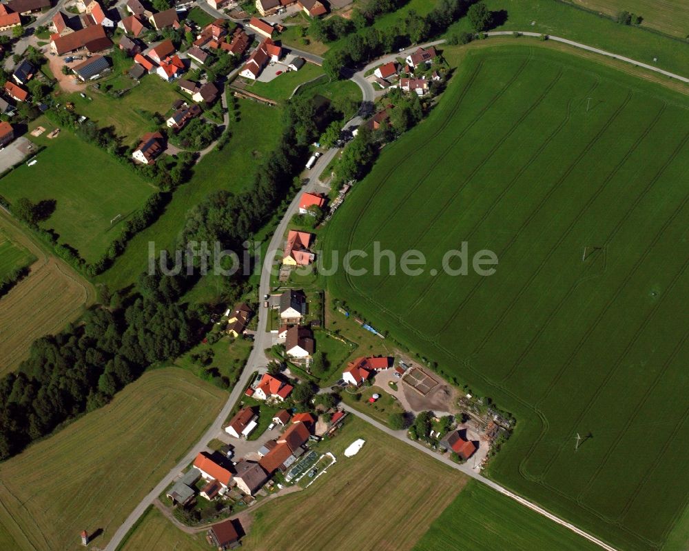 Luftaufnahme Elbersroth - Dorfkern am Feldrand in Elbersroth im Bundesland Bayern, Deutschland