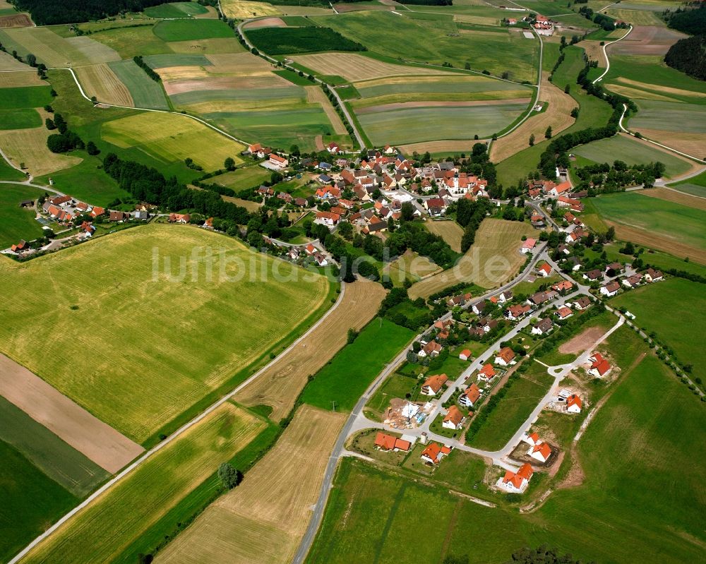 Elbersroth von oben - Dorfkern am Feldrand in Elbersroth im Bundesland Bayern, Deutschland