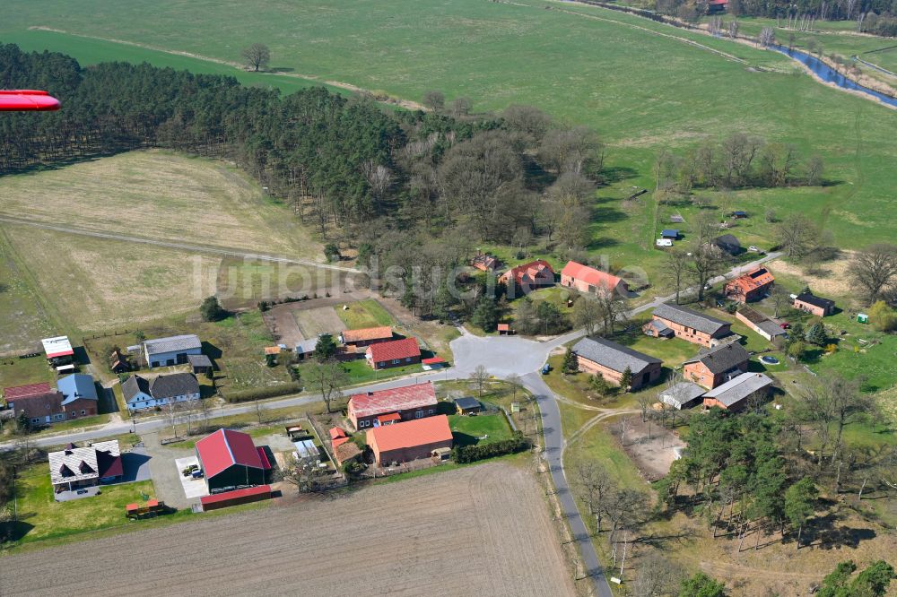 Luftaufnahme Eldena - Dorfkern am Feldrand in Eldena im Bundesland Mecklenburg-Vorpommern, Deutschland