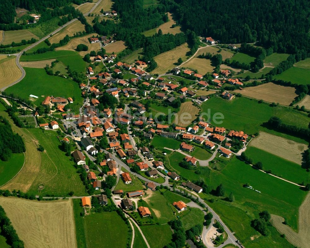 Luftaufnahme Elisabethszell - Dorfkern am Feldrand in Elisabethszell im Bundesland Bayern, Deutschland