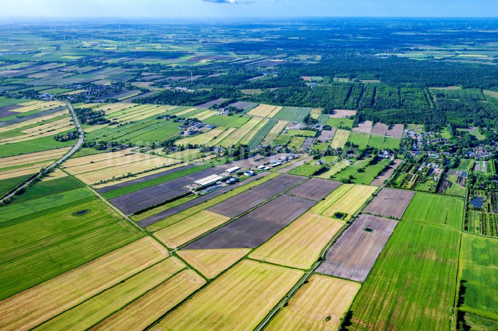 Luftbild Enge-Sande - Dorfkern am Feldrand in Enge-Sande im Bundesland Schleswig-Holstein, Deutschland