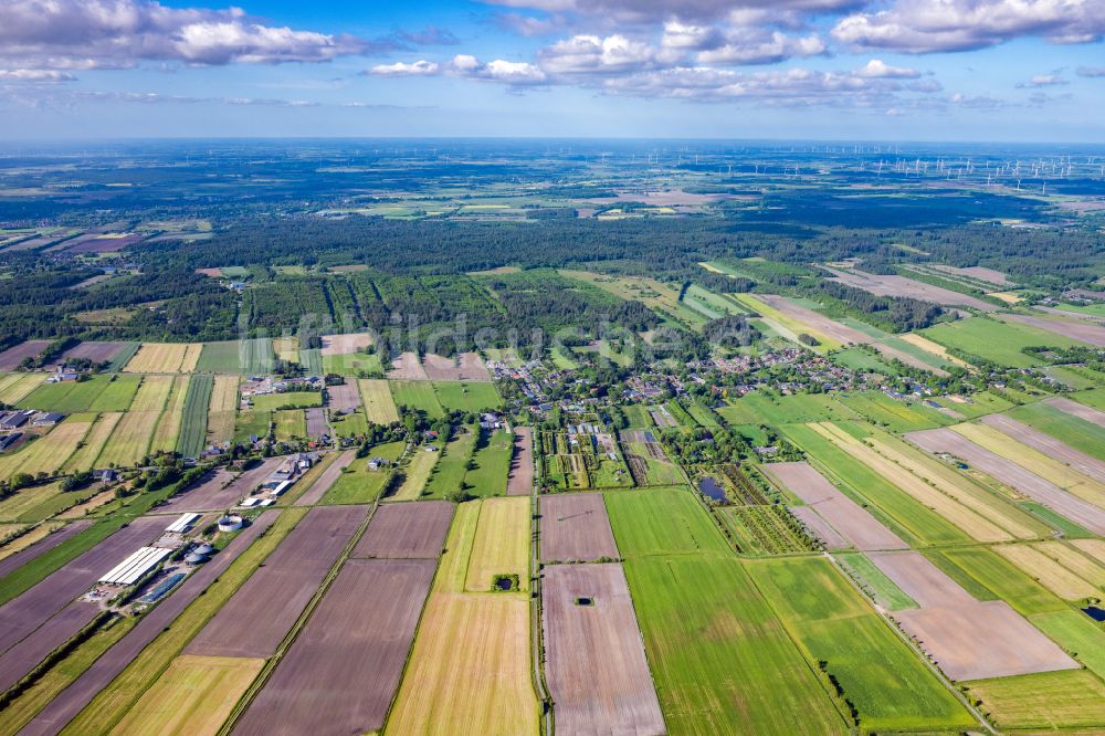 Luftaufnahme Enge-Sande - Dorfkern am Feldrand in Enge-Sande im Bundesland Schleswig-Holstein, Deutschland