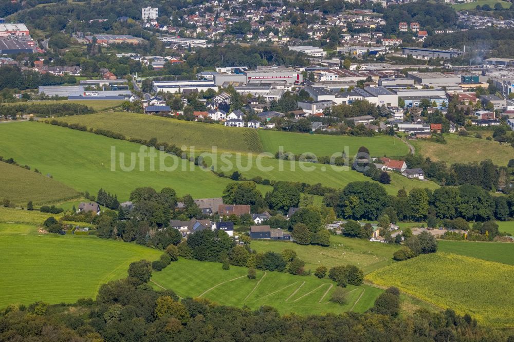 Ennepetal von oben - Dorfkern am Feldrand in Ennepetal im Bundesland Nordrhein-Westfalen, Deutschland