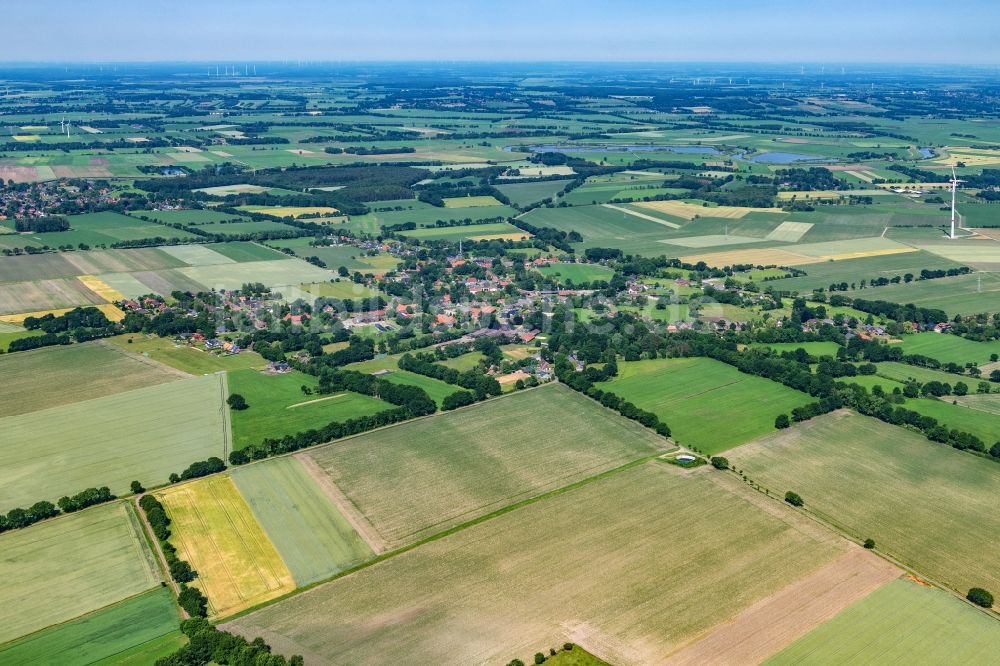 Estorf von oben - Dorfkern am Feldrand in Estorf im Bundesland Niedersachsen, Deutschland