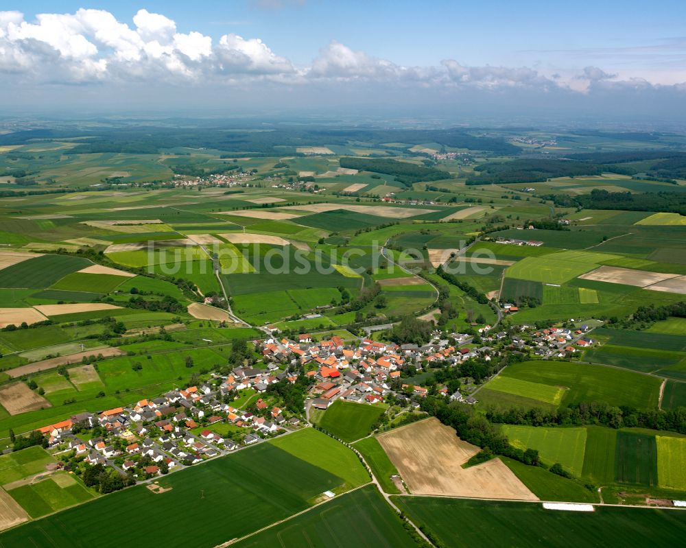 Eudorf von oben - Dorfkern am Feldrand in Eudorf im Bundesland Hessen, Deutschland