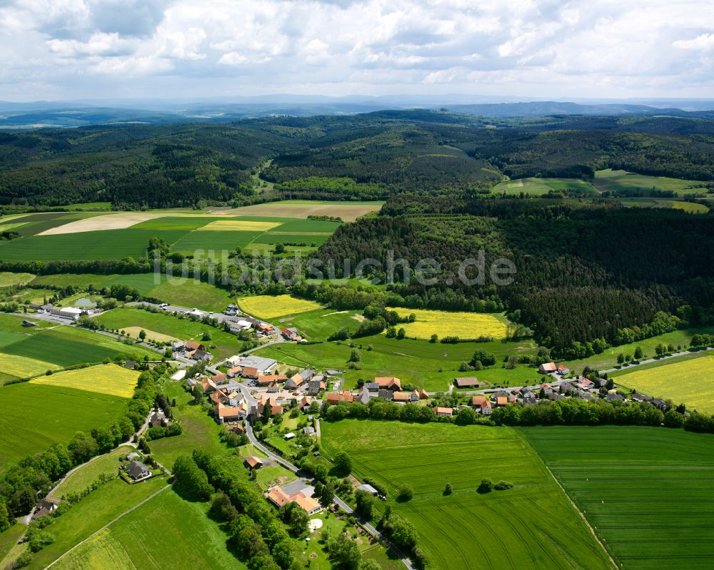 Eulersdorf von oben - Dorfkern am Feldrand in Eulersdorf im Bundesland Hessen, Deutschland