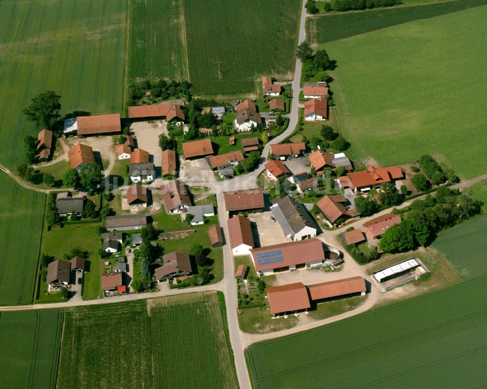 Luftbild Fahrndorf - Dorfkern am Feldrand in Fahrndorf im Bundesland Bayern, Deutschland