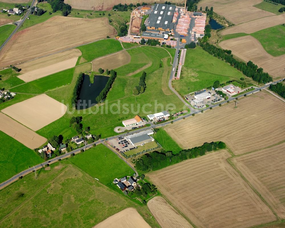 Falkenau aus der Vogelperspektive: Dorfkern am Feldrand in Falkenau im Bundesland Sachsen, Deutschland