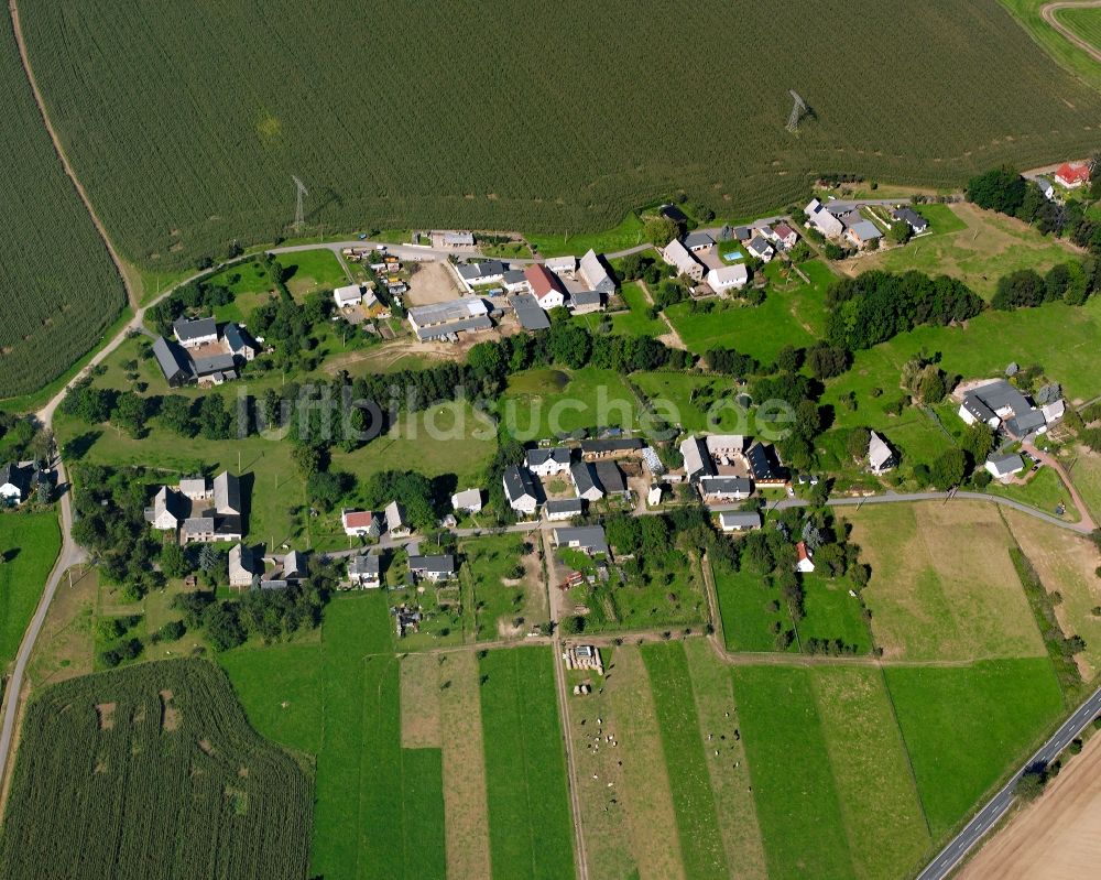 Luftaufnahme Falkenau - Dorfkern am Feldrand in Falkenau im Bundesland Sachsen, Deutschland