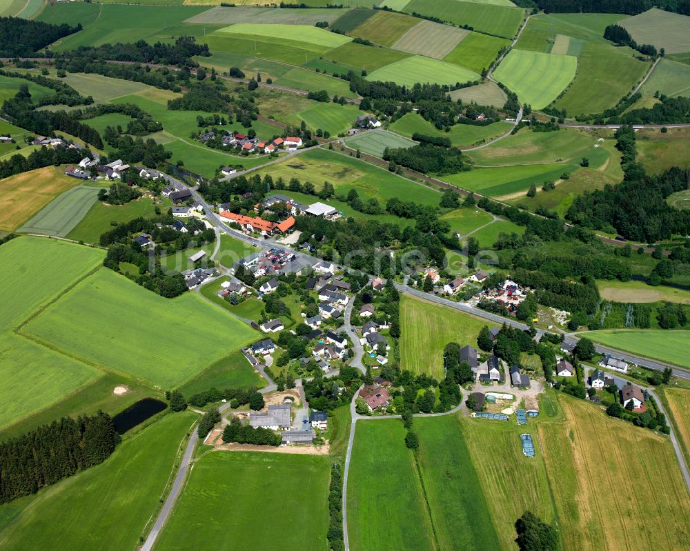 Fattigau von oben - Dorfkern am Feldrand in Fattigau im Bundesland Bayern, Deutschland