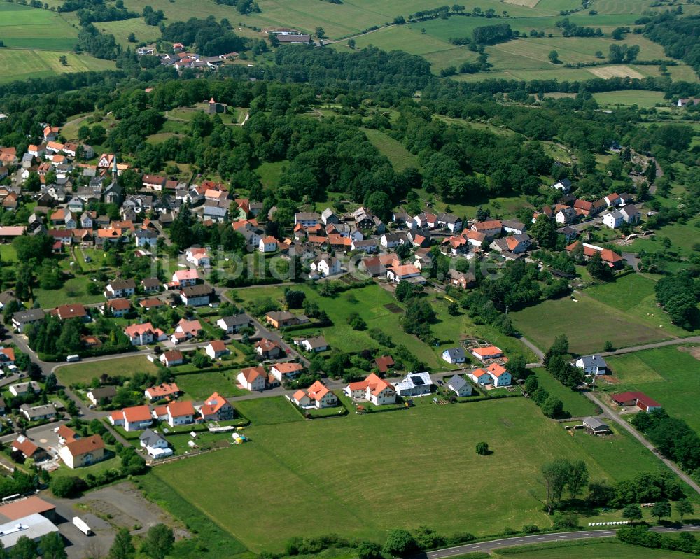 Ferienpark Burgblick aus der Vogelperspektive: Dorfkern am Feldrand in Ferienpark Burgblick im Bundesland Hessen, Deutschland