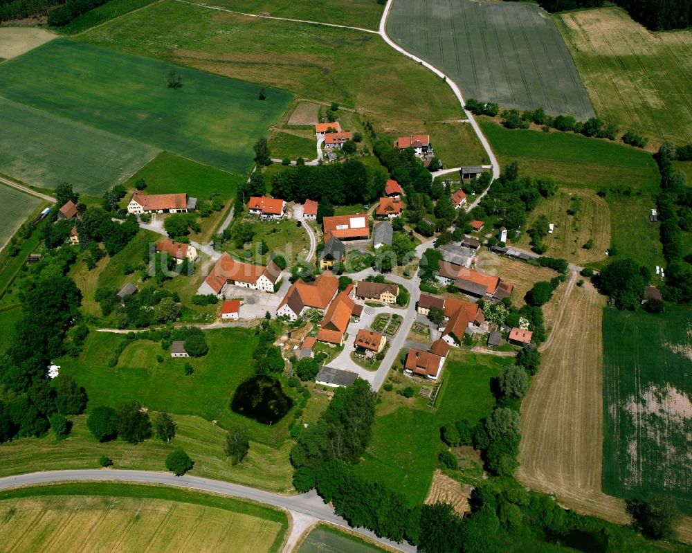 Fetschendorf von oben - Dorfkern am Feldrand in Fetschendorf im Bundesland Bayern, Deutschland