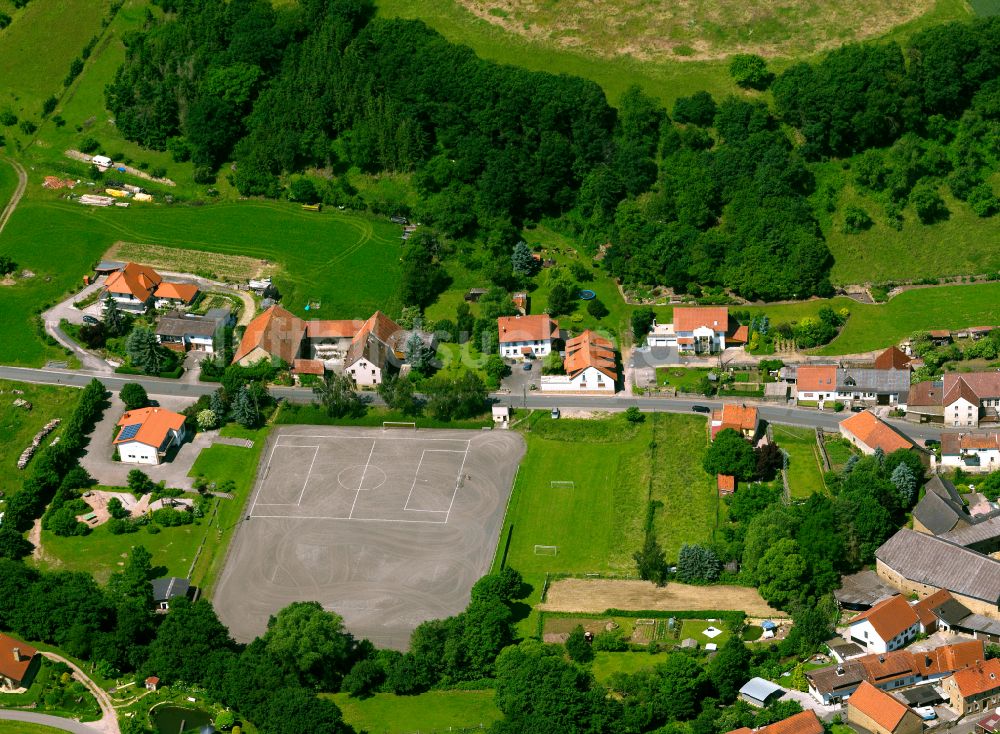 Finkenbach-Gersweiler aus der Vogelperspektive: Dorfkern am Feldrand in Finkenbach-Gersweiler im Bundesland Rheinland-Pfalz, Deutschland