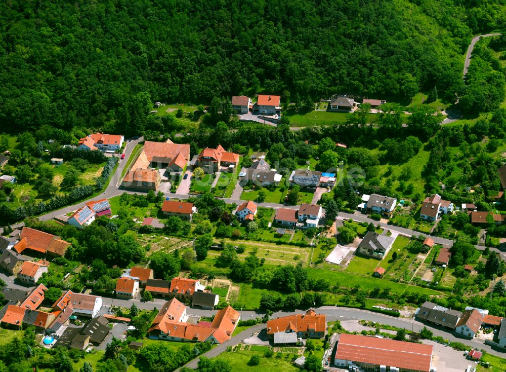 Finkenbach-Gersweiler von oben - Dorfkern am Feldrand in Finkenbach-Gersweiler im Bundesland Rheinland-Pfalz, Deutschland