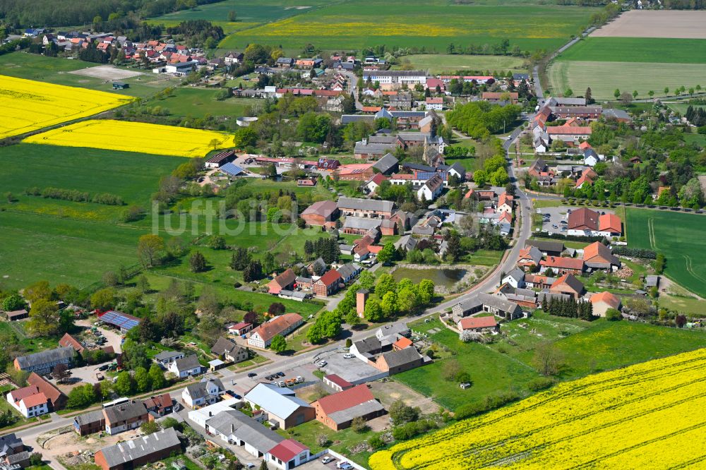 Fleetmark von oben - Dorfkern am Feldrand in Fleetmark im Bundesland Sachsen-Anhalt, Deutschland