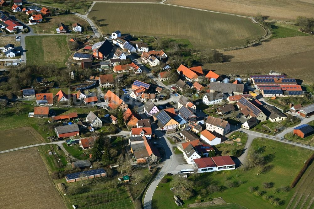 Forchtenberg von oben - Dorfkern am Feldrand in Forchtenberg im Bundesland Baden-Württemberg, Deutschland