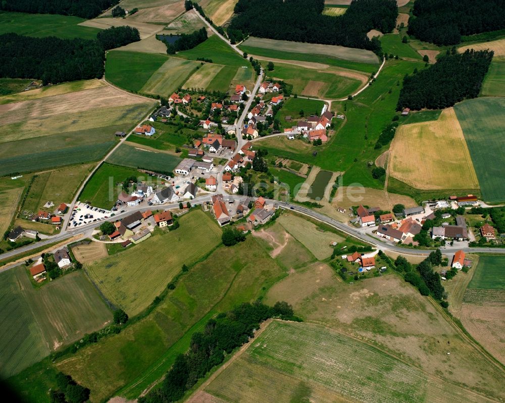 Forndorf von oben - Dorfkern am Feldrand in Forndorf im Bundesland Bayern, Deutschland