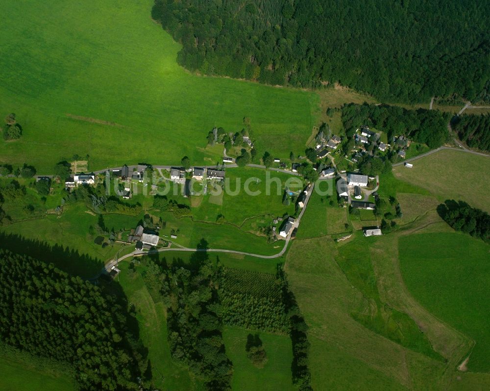 Frauenbach von oben - Dorfkern am Feldrand in Frauenbach im Bundesland Sachsen, Deutschland