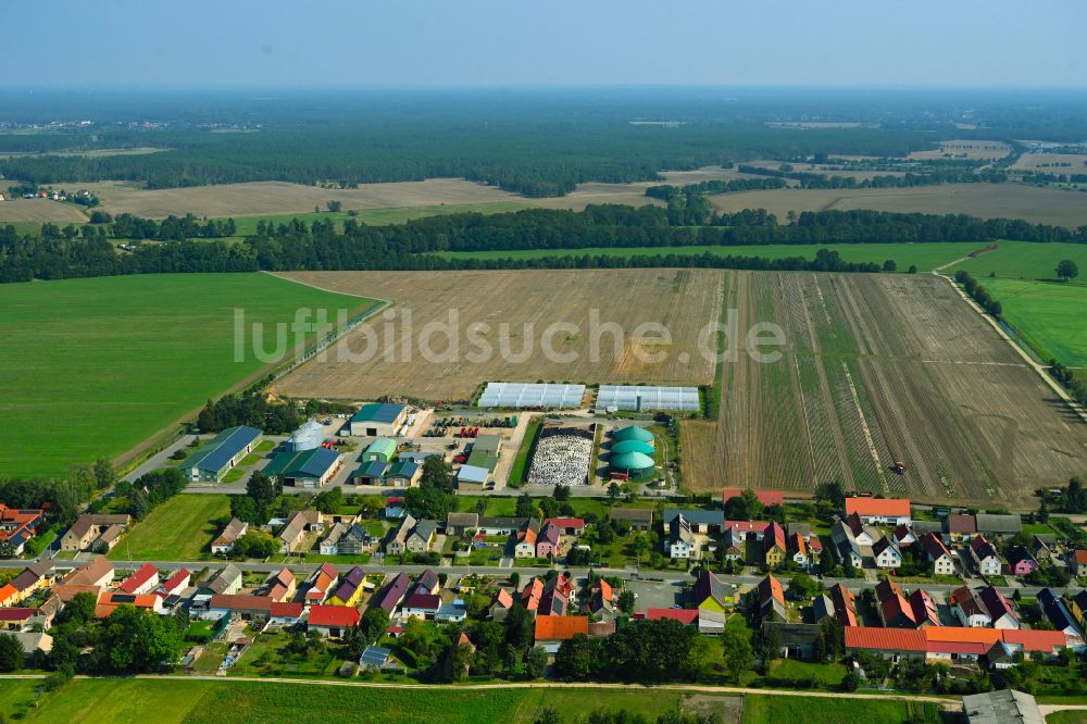 Luftaufnahme Frauwalde - Dorfkern am Feldrand in Frauwalde im Bundesland Brandenburg, Deutschland