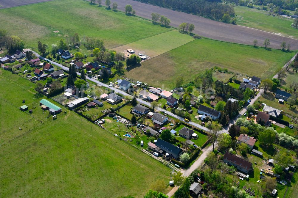 Freienhagen von oben - Dorfkern am Feldrand in Freienhagen im Bundesland Brandenburg, Deutschland