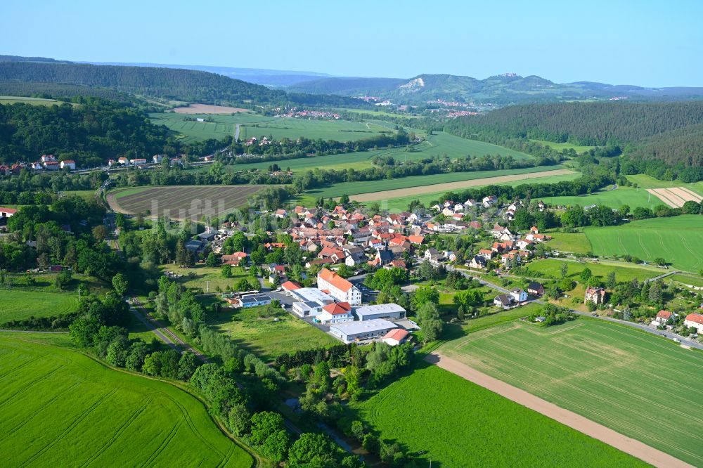 Luftaufnahme Freienorla - Dorfkern am Feldrand in Freienorla im Bundesland Thüringen, Deutschland