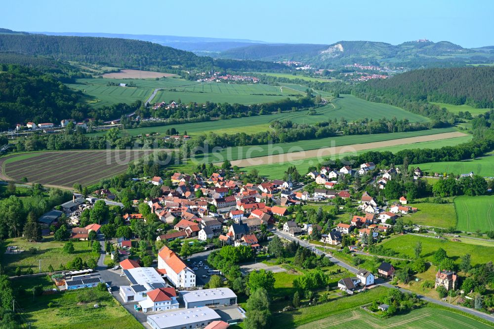 Freienorla von oben - Dorfkern am Feldrand in Freienorla im Bundesland Thüringen, Deutschland