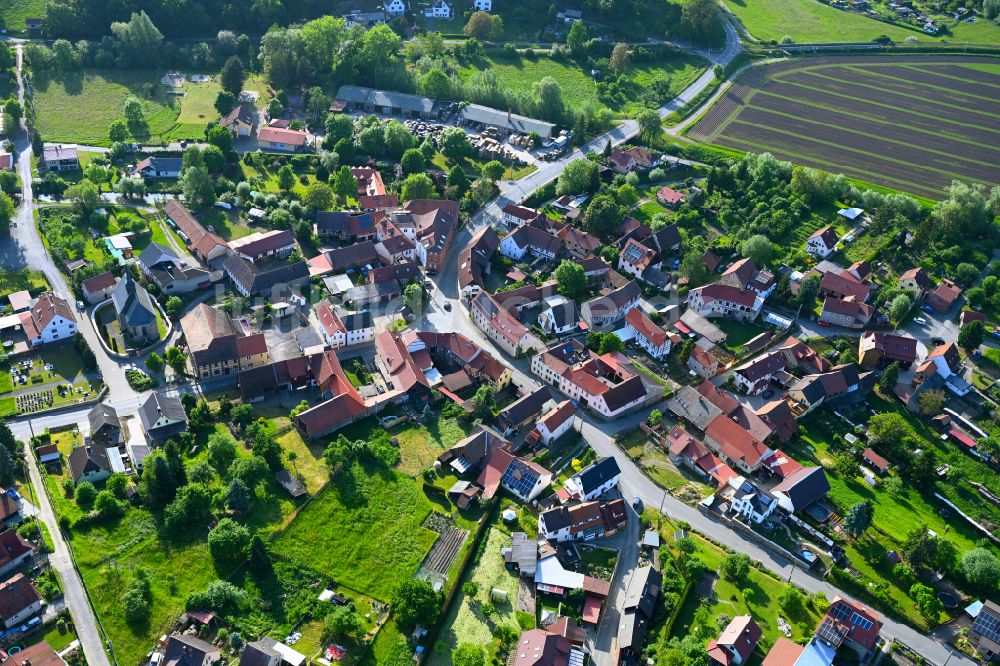 Freienorla von oben - Dorfkern am Feldrand in Freienorla im Bundesland Thüringen, Deutschland