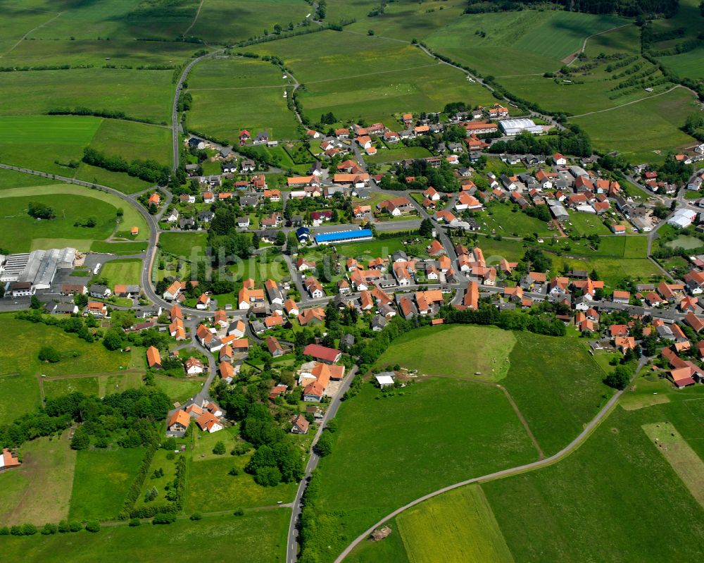 Luftaufnahme Freiensteinau - Dorfkern am Feldrand in Freiensteinau im Bundesland Hessen, Deutschland