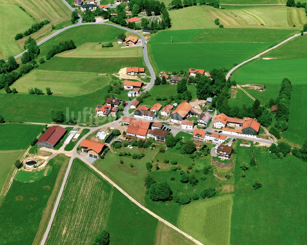 Luftaufnahme Freyung - Dorfkern am Feldrand in Freyung im Bundesland Bayern, Deutschland