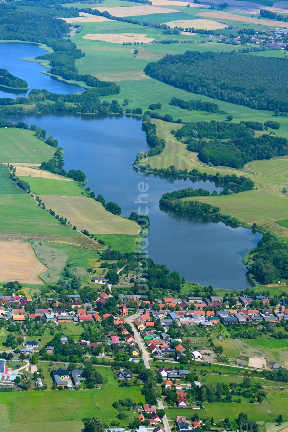 Friedrichswalde von oben - Dorfkern am Feldrand in Friedrichswalde im Bundesland Brandenburg, Deutschland