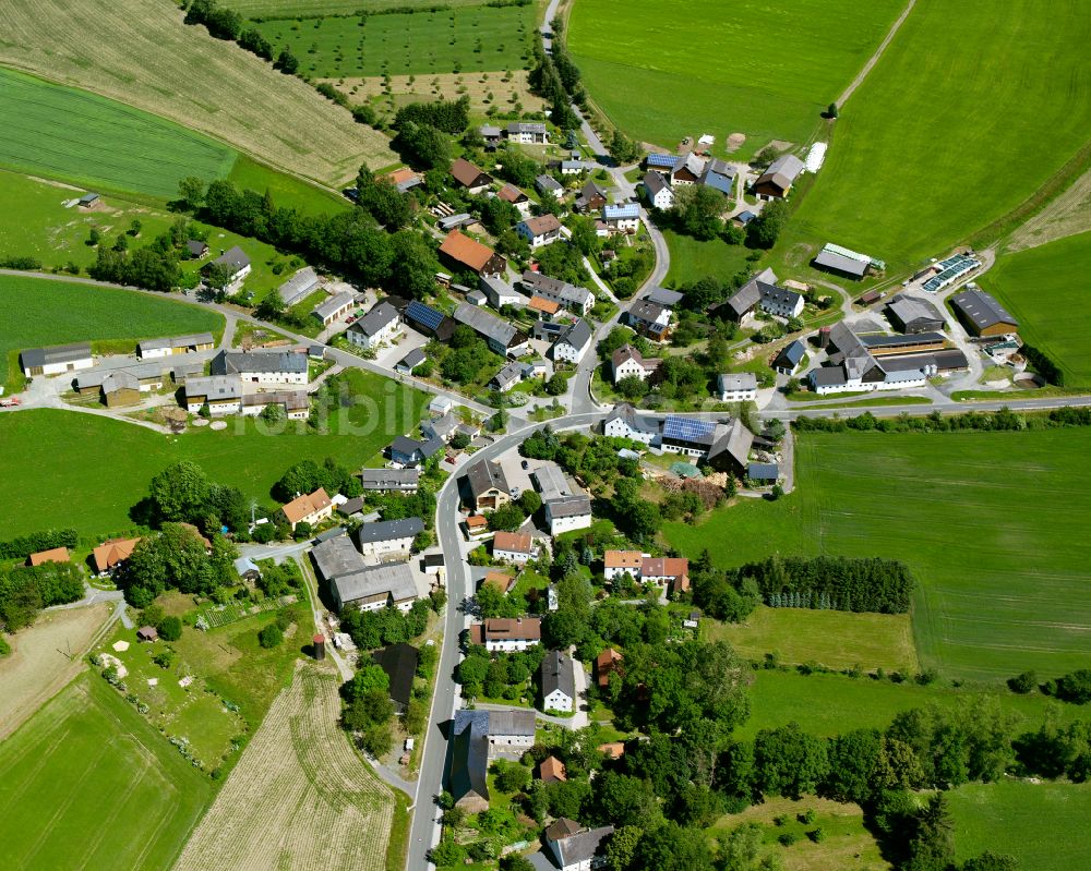 Förstenreuth von oben - Dorfkern am Feldrand in Förstenreuth im Bundesland Bayern, Deutschland