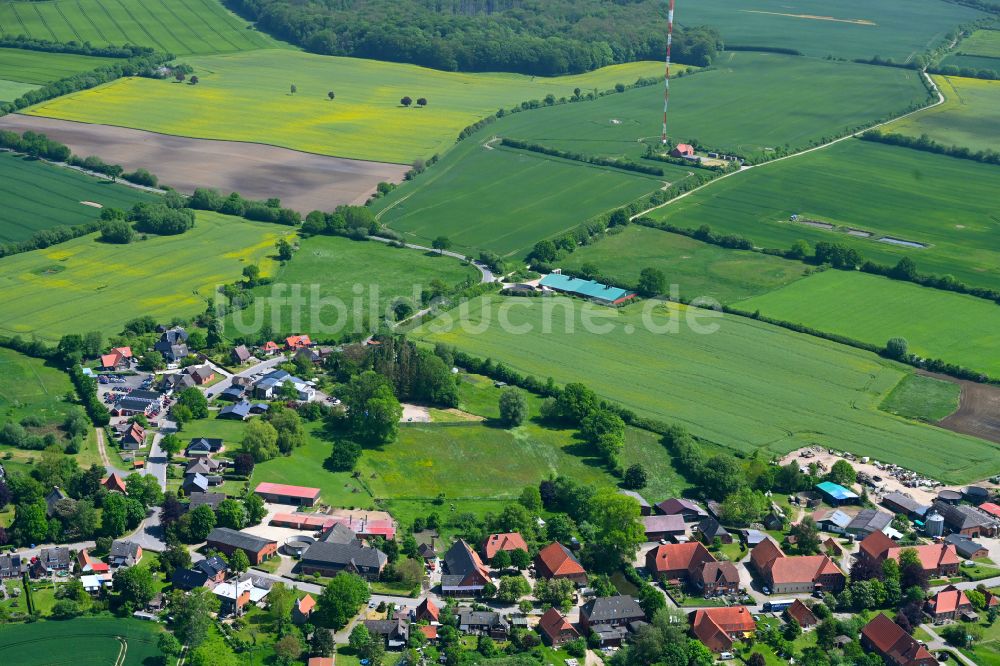 Luftbild Fuhlenhagen - Dorfkern am Feldrand in Fuhlenhagen im Bundesland Schleswig-Holstein, Deutschland