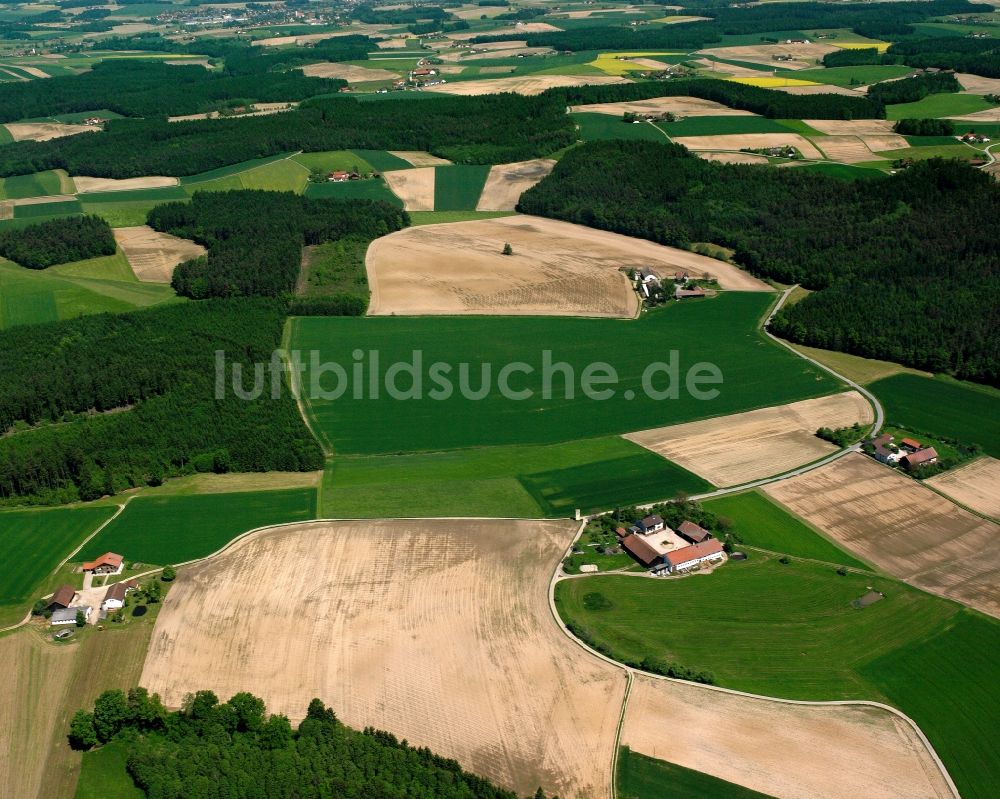 Gaisirlach aus der Vogelperspektive: Dorfkern am Feldrand in Gaisirlach im Bundesland Bayern, Deutschland