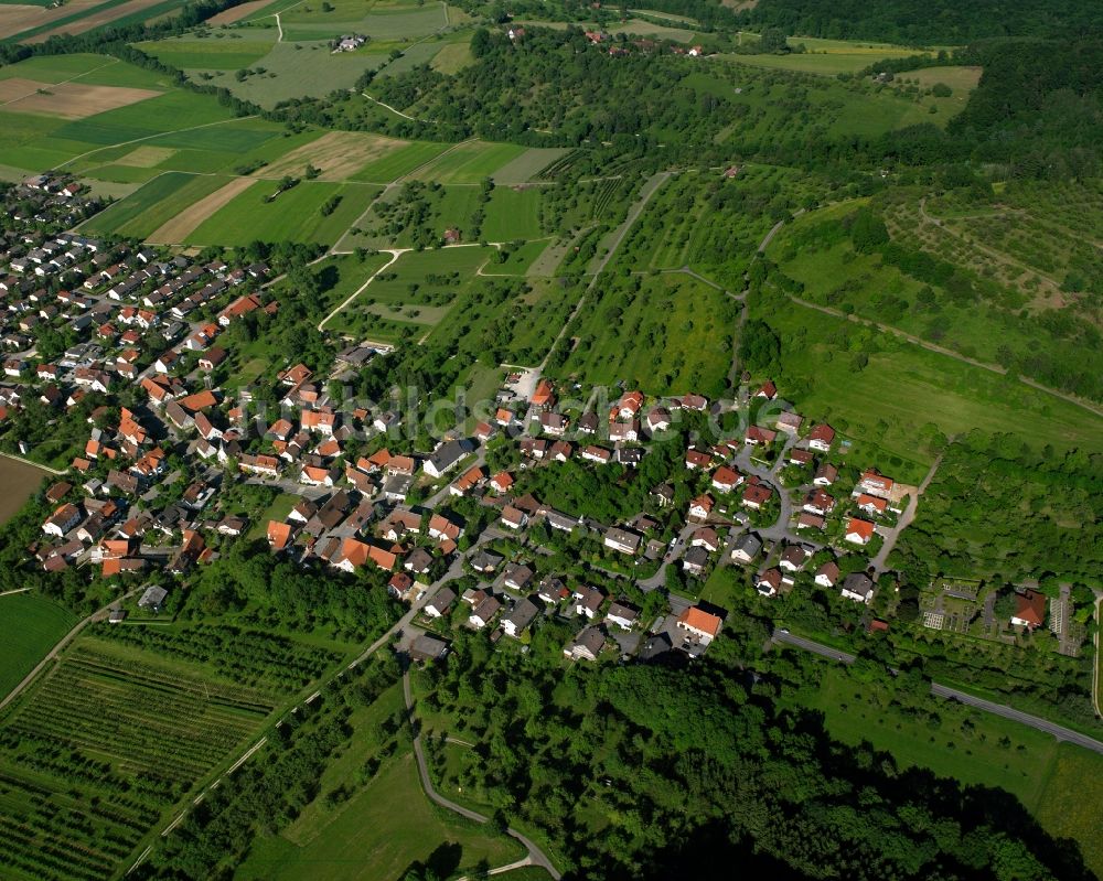 Gammelshausen aus der Vogelperspektive: Dorfkern am Feldrand in Gammelshausen im Bundesland Baden-Württemberg, Deutschland