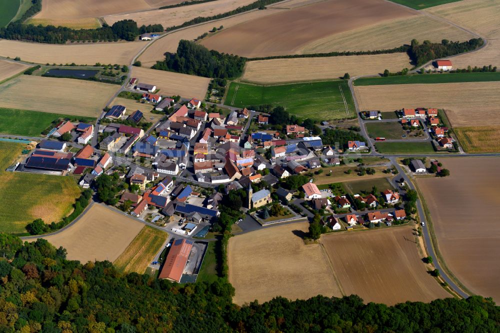 Gaurettersheim aus der Vogelperspektive: Dorfkern am Feldrand in Gaurettersheim im Bundesland Bayern, Deutschland