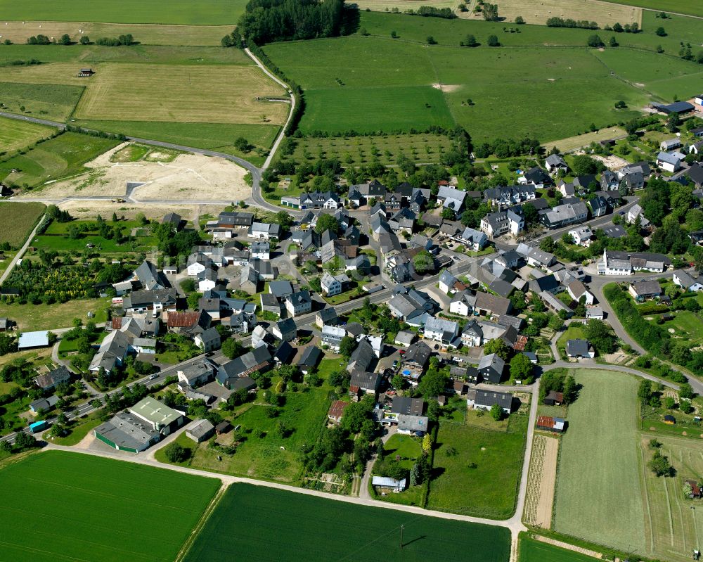 Gödenroth von oben - Dorfkern am Feldrand in Gödenroth im Bundesland Rheinland-Pfalz, Deutschland