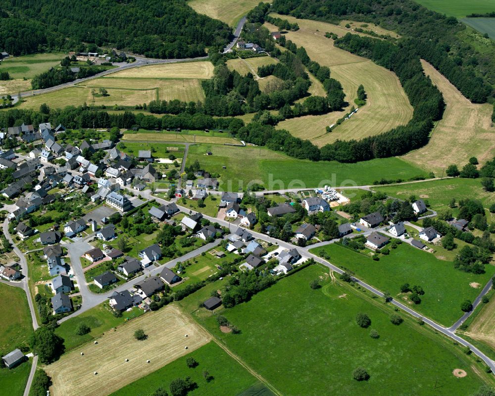 Luftaufnahme Gehlweiler - Dorfkern am Feldrand in Gehlweiler im Bundesland Rheinland-Pfalz, Deutschland