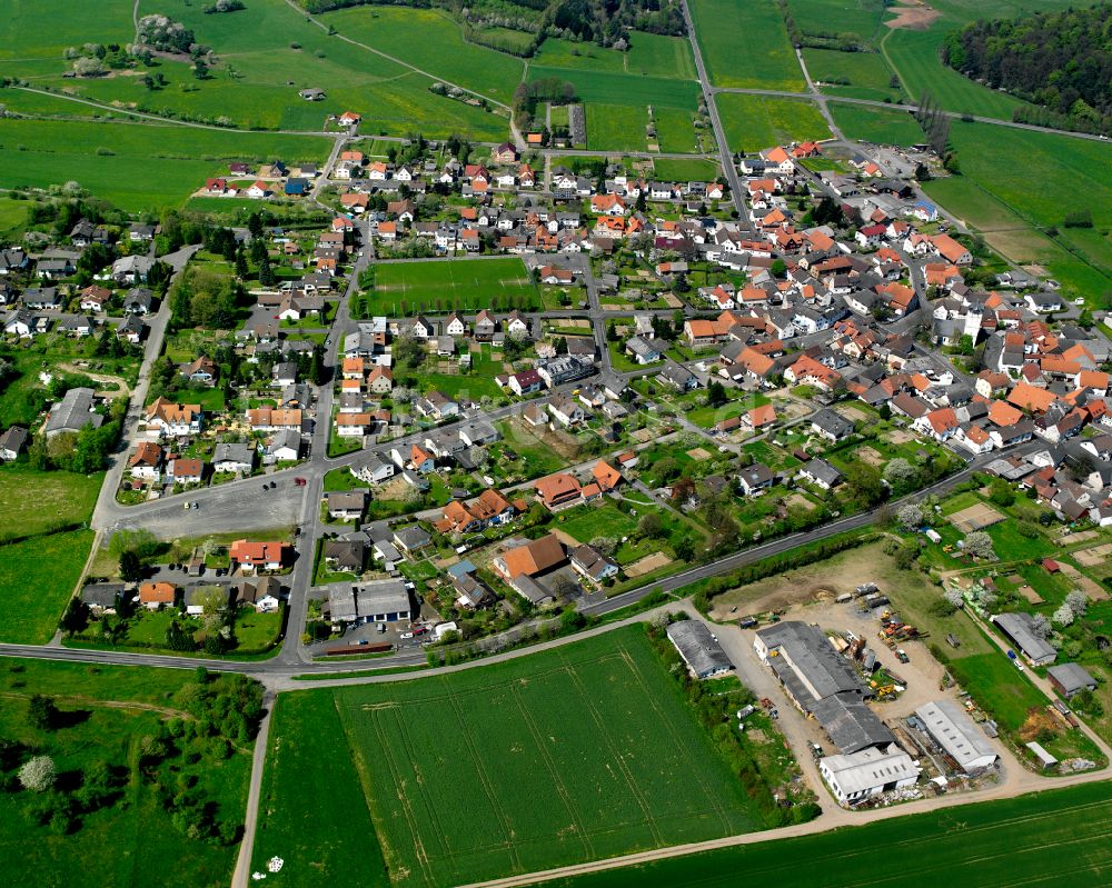 Luftbild Geilshausen - Dorfkern am Feldrand in Geilshausen im Bundesland Hessen, Deutschland