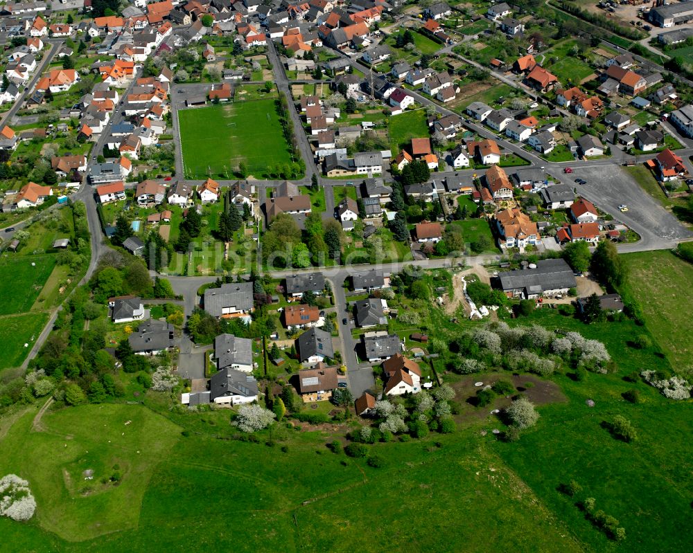 Luftaufnahme Geilshausen - Dorfkern am Feldrand in Geilshausen im Bundesland Hessen, Deutschland