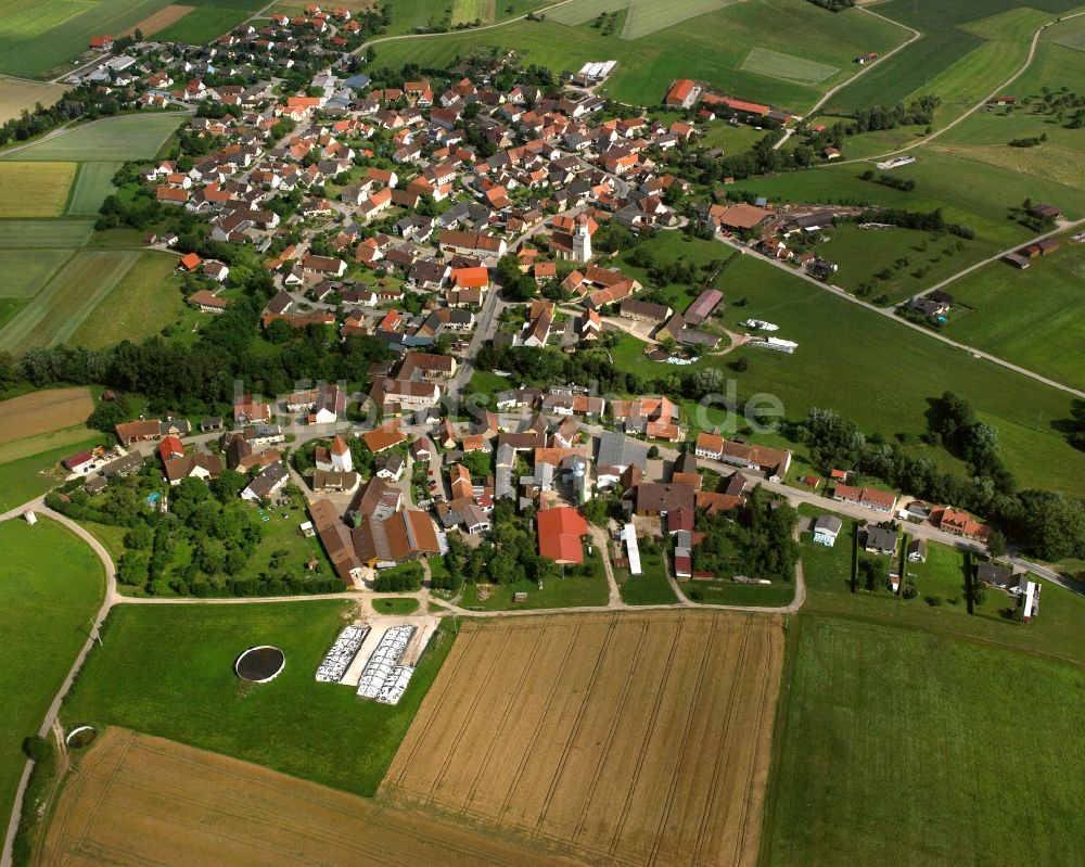 Geilsheim von oben - Dorfkern am Feldrand in Geilsheim im Bundesland Bayern, Deutschland