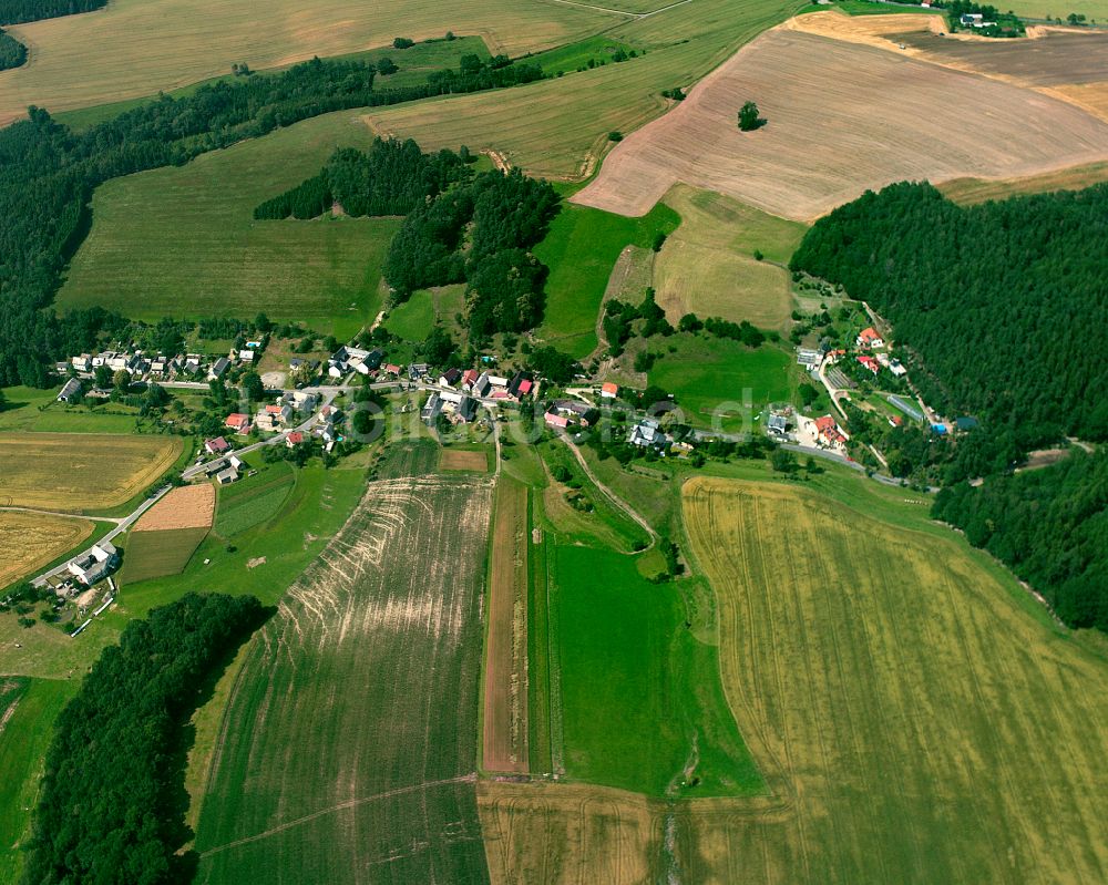 Geißendorf von oben - Dorfkern am Feldrand in Geißendorf im Bundesland Thüringen, Deutschland