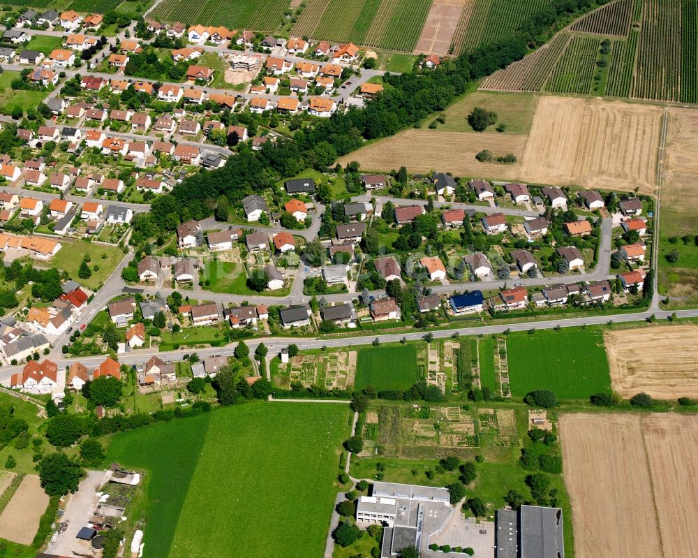 Gemmingen aus der Vogelperspektive: Dorfkern am Feldrand in Gemmingen im Bundesland Baden-Württemberg, Deutschland